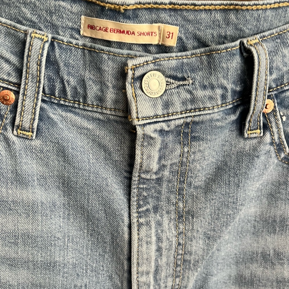Levi's Premium Ribcage Bermuda Denim Shorts in Burst - Picture 3 of 12